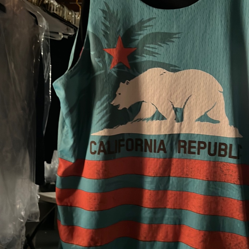 Men’s size L reversible California Republic tank top